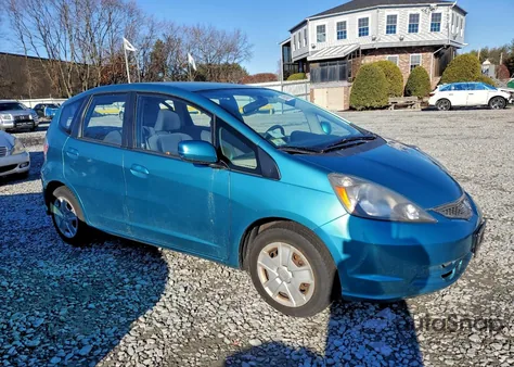 2013 Honda Fit z USA, uszkodzony, nr VIN JHMGE8H33DC009338